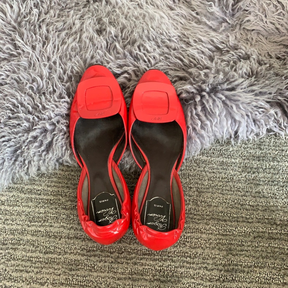 Roger Vivier flats
